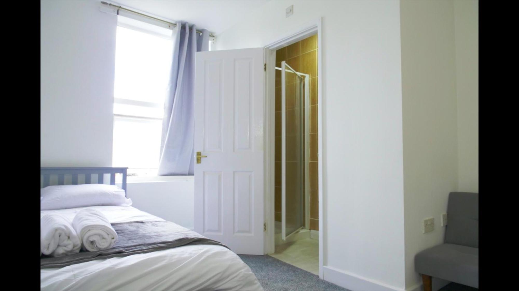 לימינגטון ספא Cosy & Modern 1 Bed Studio Apart-Hotel מראה חיצוני תמונה