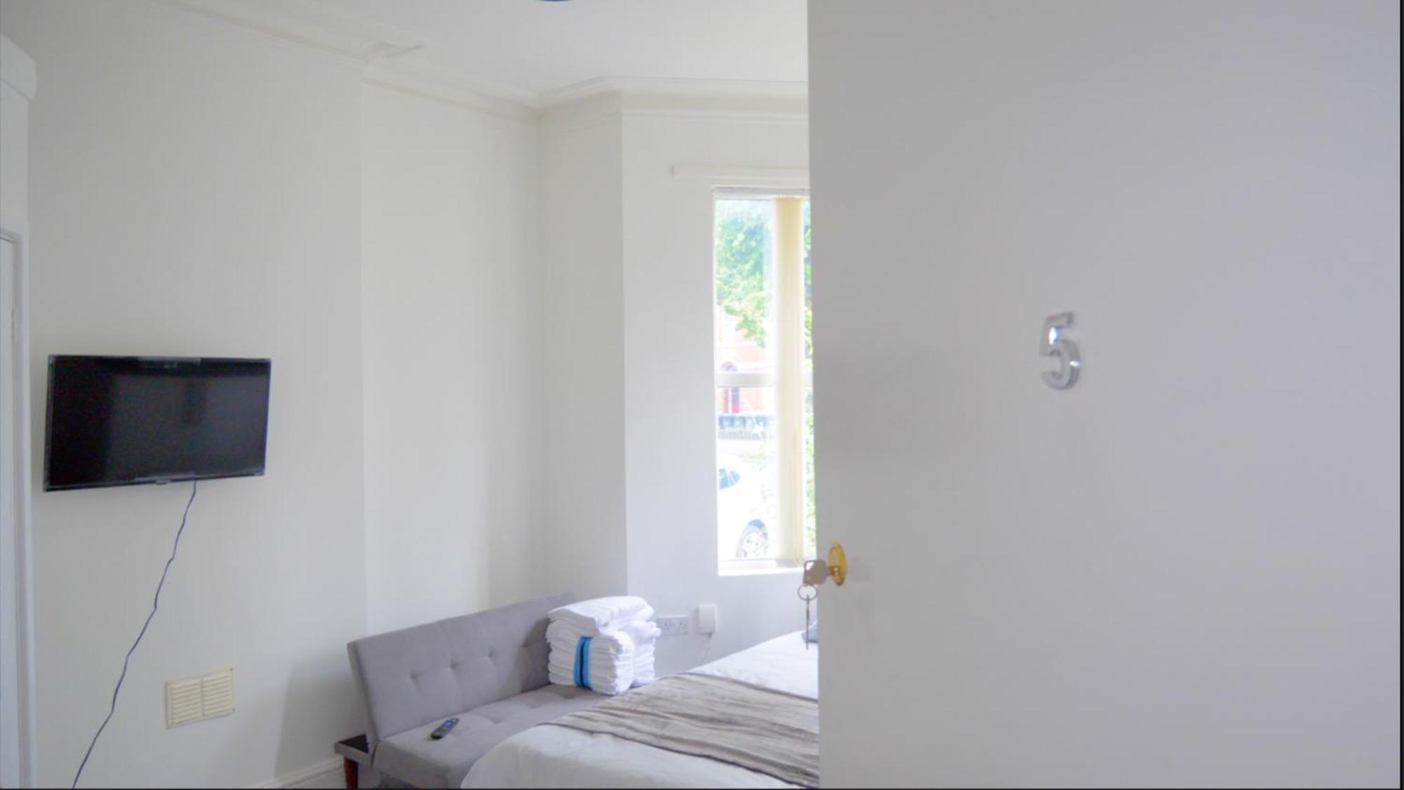 לימינגטון ספא Cosy & Modern 1 Bed Studio Apart-Hotel מראה חיצוני תמונה